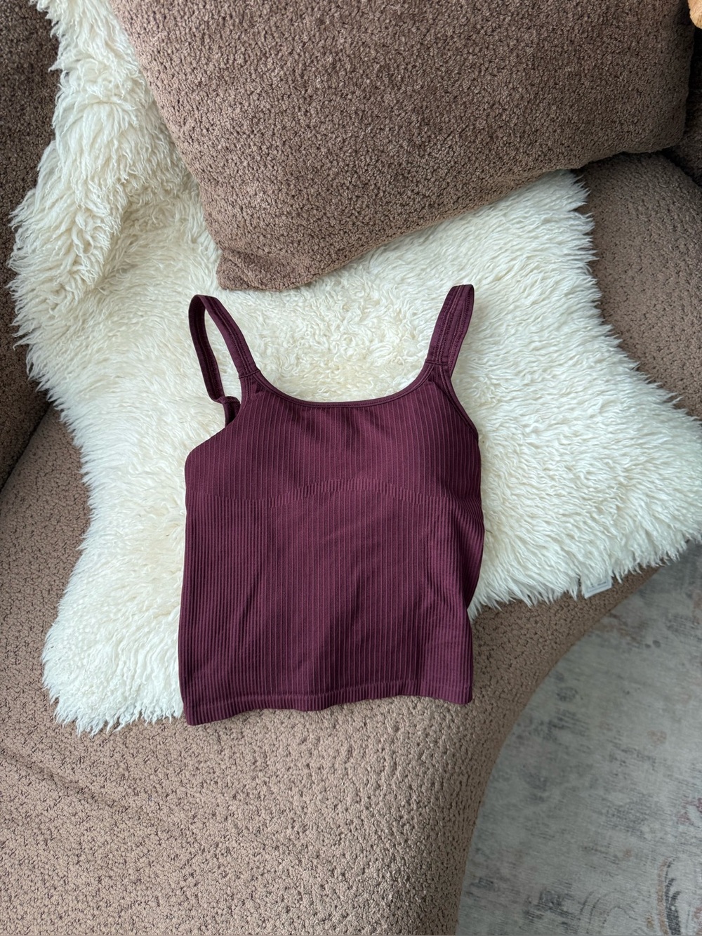 Ebb to Street Scoop-Neck Cropped Tank Top in Burgundy Bay
